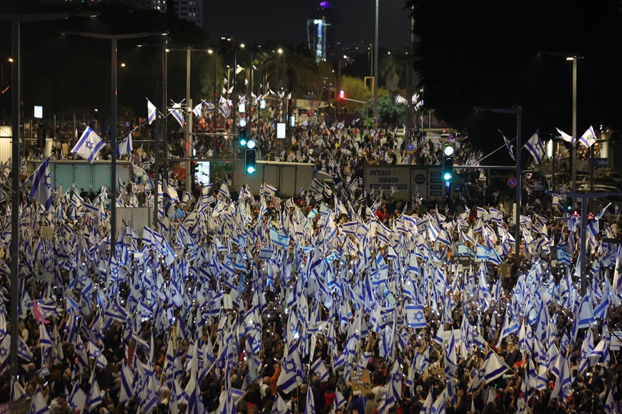 Miles de personas en Tel Aviv (Israel) por la reforma judicial.