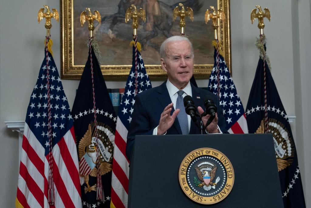 El presidente del EE.UU., Joe Biden, habla sobre el colapso del Silicon Valley Bank (SVB), el 13 de marzo de 2023. EFE/Chris Kleponis/Pool

