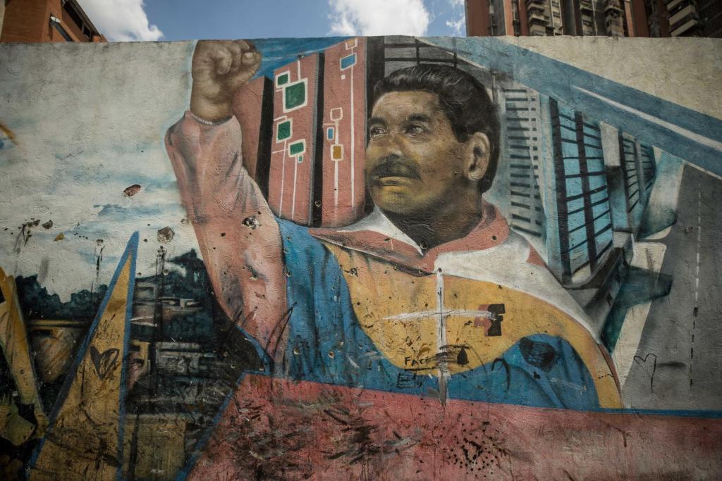 Registro de un graffiti con la imagen del presidente de Venezuela, Nicolás Maduro, en Caracas (Venezuela). EFE/Miguel Gutierrez
