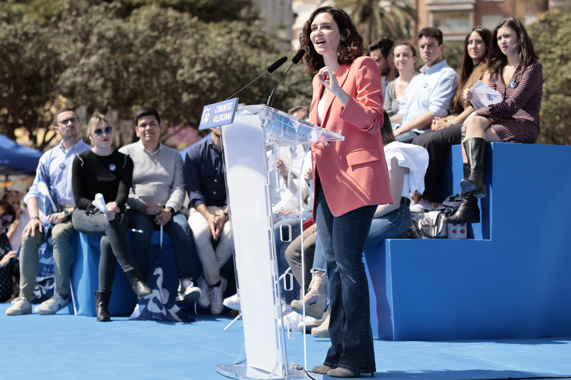 La presidenta de la Comunidad Madrid, Isabel Díaz Ayuso, en un acto del PP en València. EFE/Ana Escobar