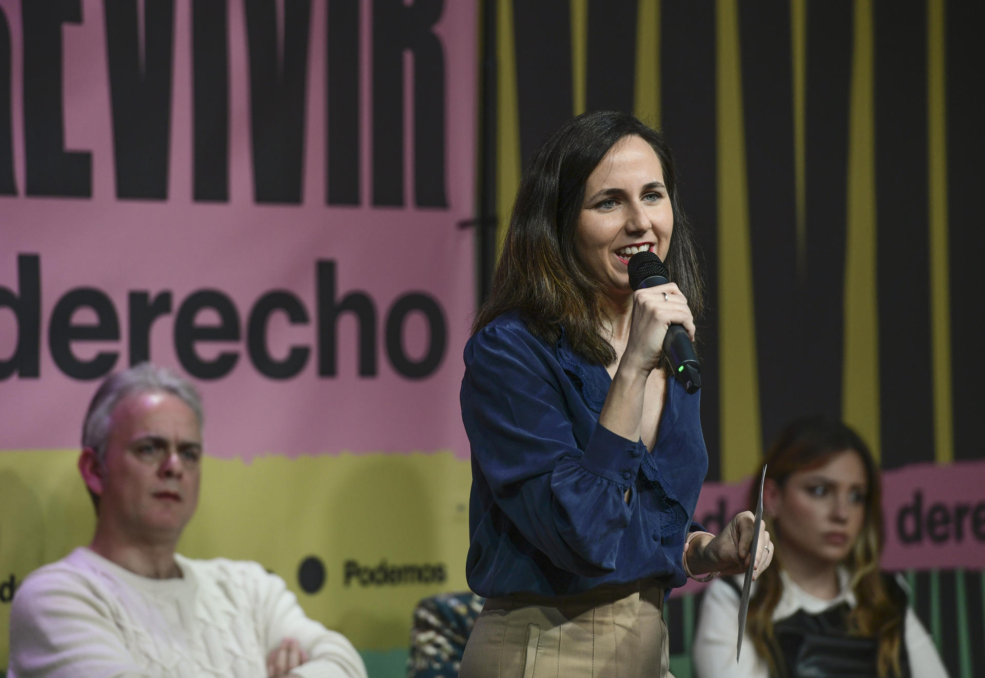 La ministra de Derechos Sociales y Agenda 2030, Ione Belarra, en el acto 'Vivir, no sobrevivir. La vivienda es un derecho" este domingo en Madrid. EFE/ Víctor Lerena