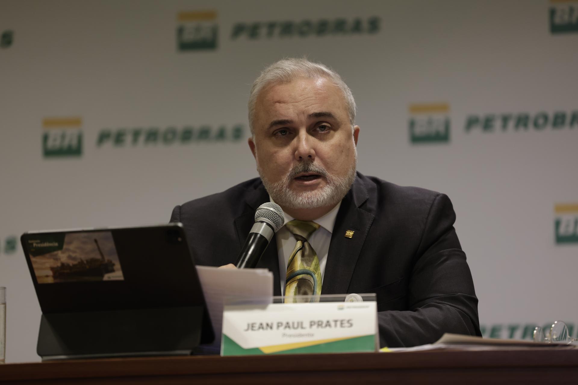 El presidente de la compañía Petrobras, Jean Paul Prates, participa en una rueda de prensa sobre los resultados financieros de la empresa hoy, en Río de Janeiro (Brasil). EFE/Antonio Lacerda
