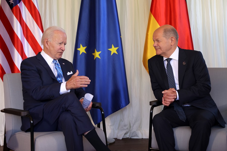 El presidente de EEUU, Joe Biden (i) junto al canciller alemán, Olaf Scholz, en una imagen de archivo.