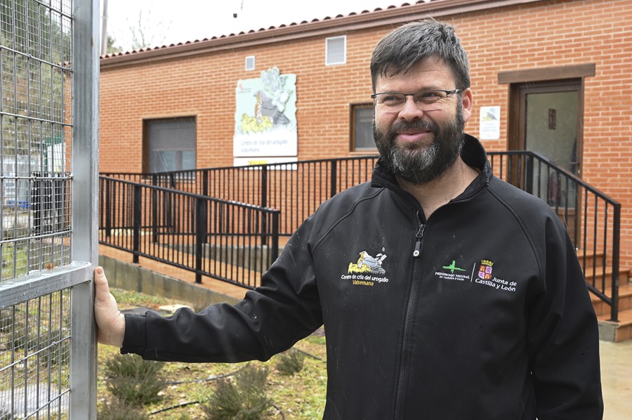 Gabriel de Pedro Aguilar, director of the Cantabrian Capercaillie Breeding Center installed on the Valsemana farm in La Ercina (León). 