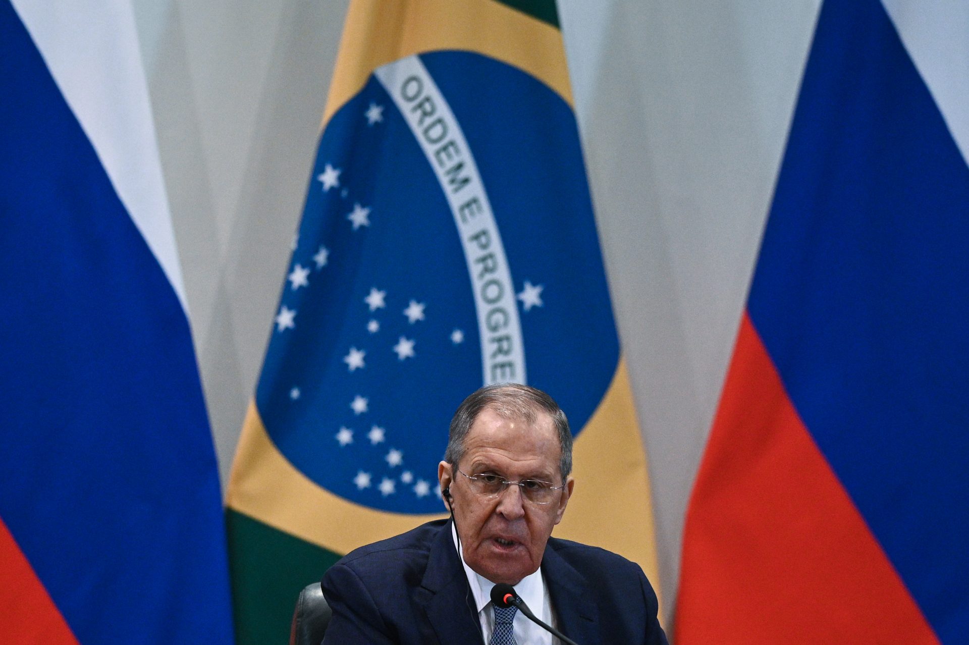 Lavrov: Rusia quiere una solución para el conflicto en Ucrania, pero Occidente no ayuda