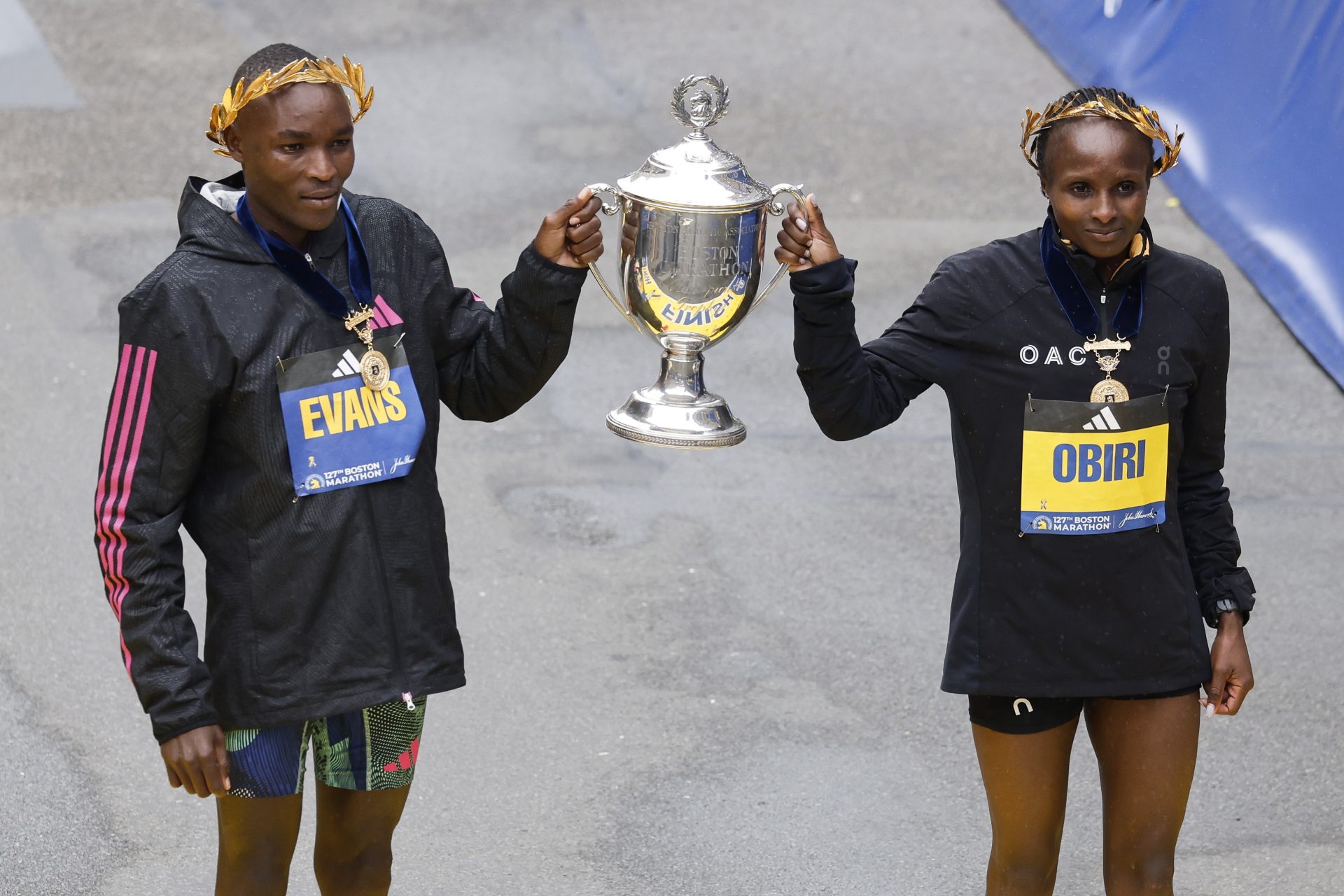 Kenia confirma su dominio en el Maratón de Boston con Evans Chebet y Hellen Obiri