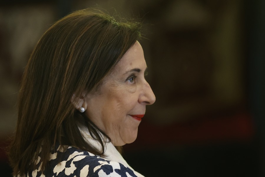 La ministra Robles advierte a Rusia de que no va a minar la moral de España con desinformación