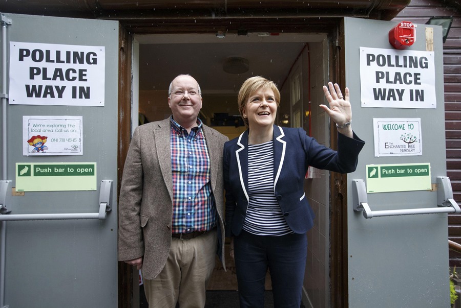 El marido de la ex ministra principal de Escocia Nicola Sturgeon es detenido por la financiación del SNP