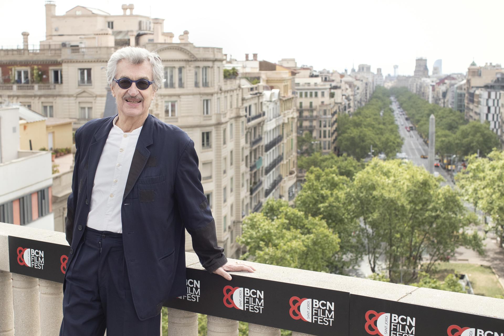 El cineasta alemán Wim Wenders, director de filmes com "París, Texas", "Cielo sobre Berlín" o "Buena Vista Social Club", ofreció este viernes una conferencia de prensa en Barcelona tras recibir el Premio de Honor del BCN Film Fest.