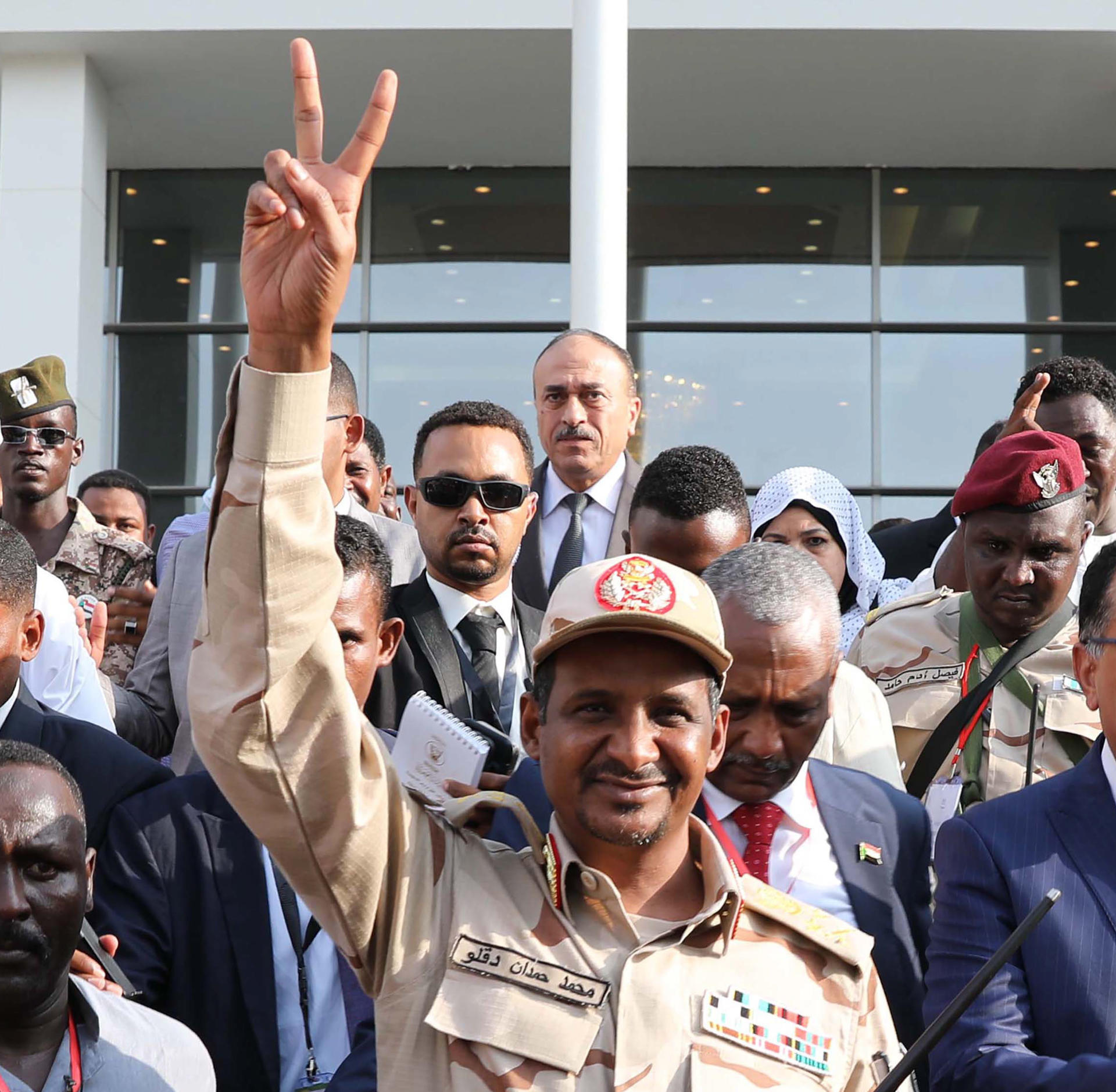 El líder de la organización paramilitar sudanesa Fuerzas de Apoyo Rápido (FAR), Mohamed Hamdan Dagalo. EFE/EPA/STR