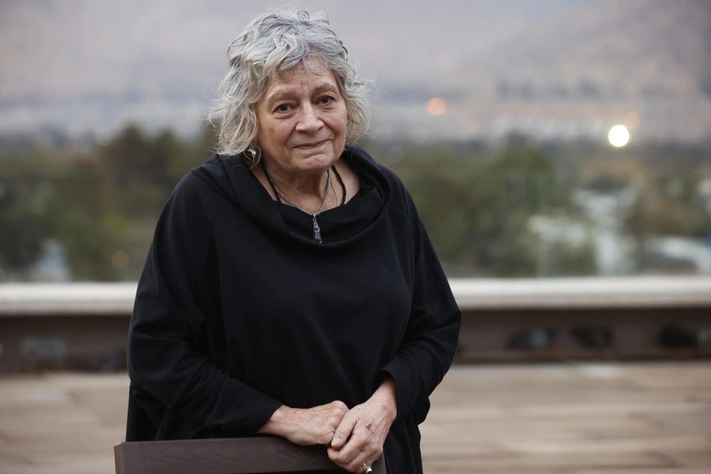 La escritora y activista feminista argentina Rita Segato posa para una fotografía durante una entrevista con EFE, el 12 de abril 2023, en Santiago (Chile). EFE/ Elvis González
