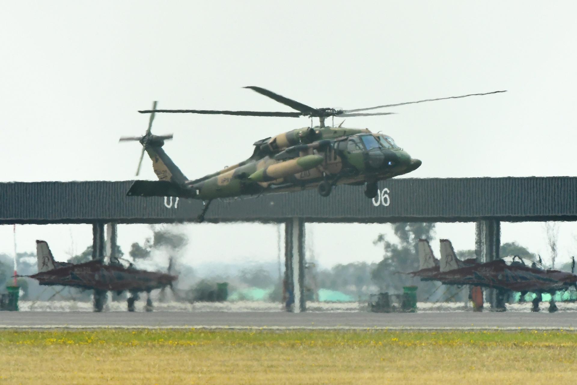A military helicopter lands at the RAAF Base in East Sale, Victoria, Australia, 02 January 2020. EFE-EPA FILE/JAMES ROSS AUSTRALIA AND NEW ZEALAND OUT[AUSTRALIA AND NEW ZEALAND OUT]
