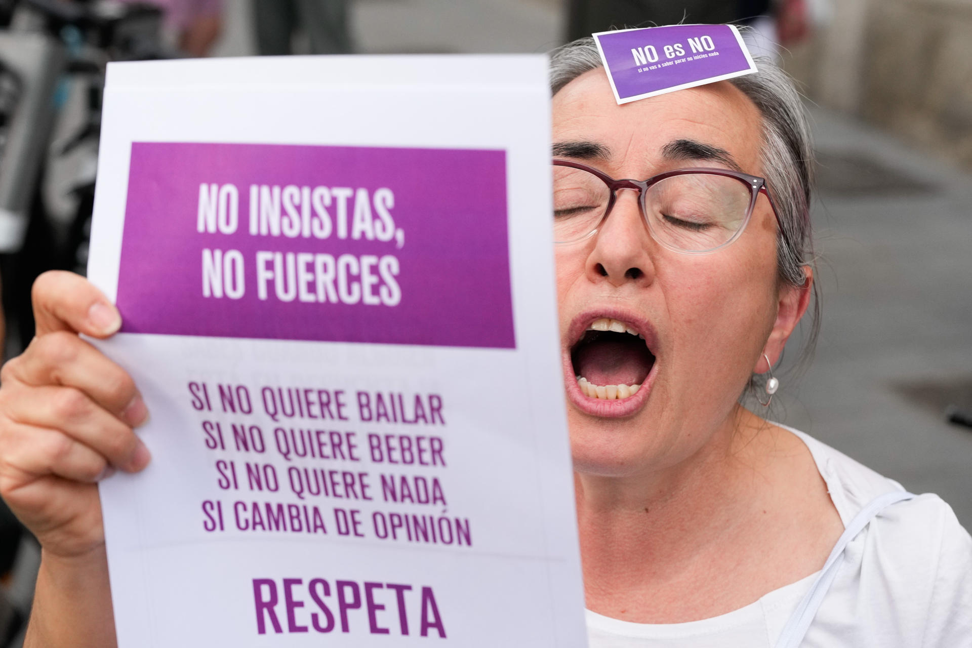 Feminist groups and jurists protest oytside the Ministry of Justice against the reform of the law of 'only yes is yes' promoted by the PSOE, which is being processed this week in Congress, in Madrid, 19 April 2023. EFE/ Borja Sánchez-Trillo