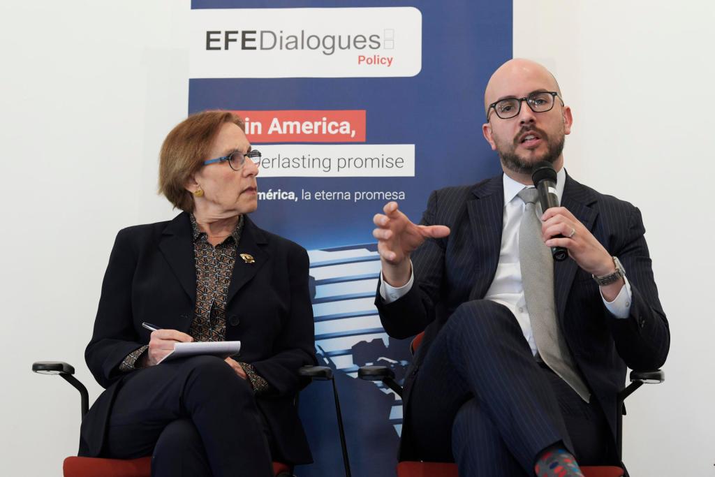 Cynthia Arson, principal investigator for Latin America at the Wilson Center, and the director of the Western Hemisphere at the White House, Juan González, participate in the EFE Dialogue forum: Latin America, the eternal promise today, in Washington (USA).  EFE/Lenin Nolly