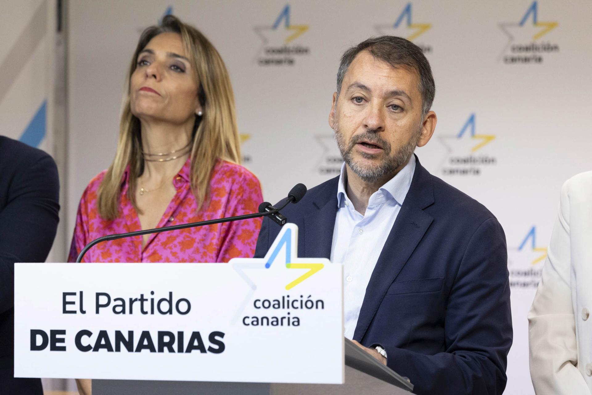 El candidato de CC a la reelección como alcalde de Santa Cruz de Tenerife, José Manuel Bermúdez, ha presentado este martes sus propuestas para los mayores de la ciudad. EFE/Miguel Barreto
