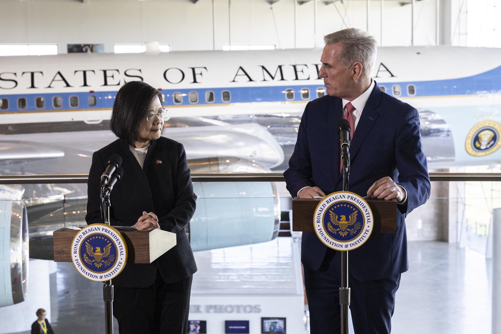 U.S. House speaker Kevin McCarthy and Taiwanese President Tsai Ing-wen hold a press conference following a bilateral meeting at the Ronald Reagan Presidential Library in Simi Valley, California, USA, 05 April 2023. EFE/EPA/ETIENNE LAURENT