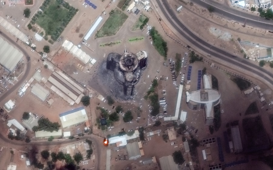 Imagen del satélite Maxar Technologies, que muestra zonas afectadas de Jartum, tras el conflicto que se vive en Sudán.
