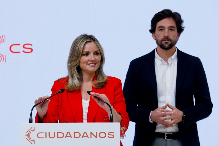 Rueda de prensa del secretario general de Ciudadanos, Adrián Vázquez (d), y la portavoz nacional, Patricia Guasp, en una imagen de archivo.
