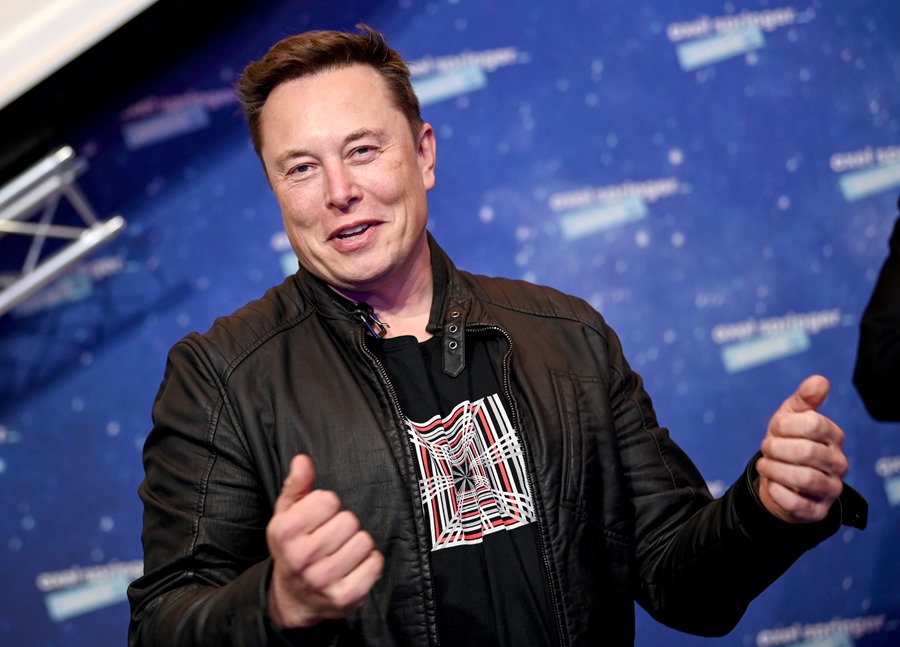 Musk anuncia que una mujer dirigirá Twitter, pero él se reserva varias funciones