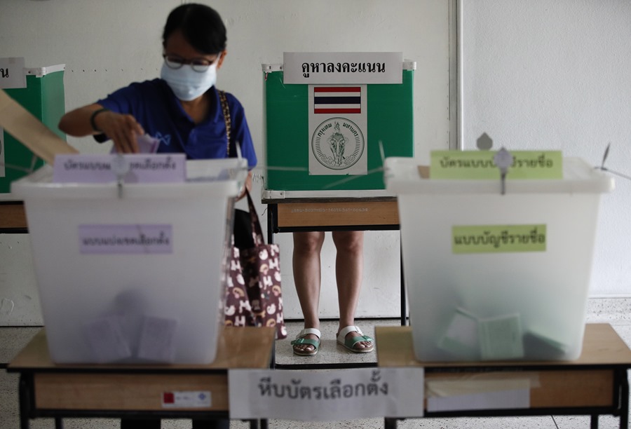 Voto en las elecciones en Tailandia