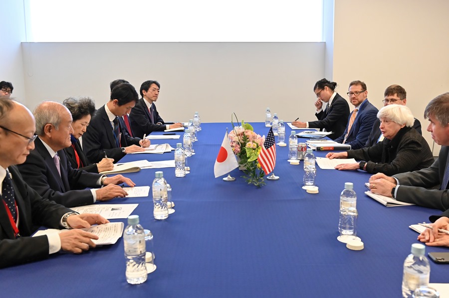 View of one of the meetings of the G7 Finance Ministers, in Japan. 