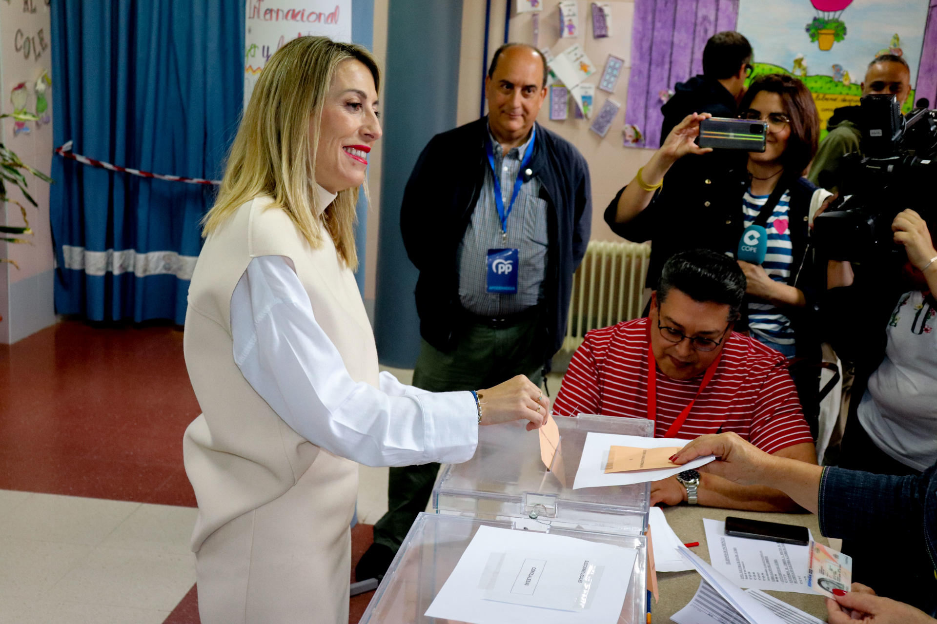 derecha gana Extremadura elecciones 28M