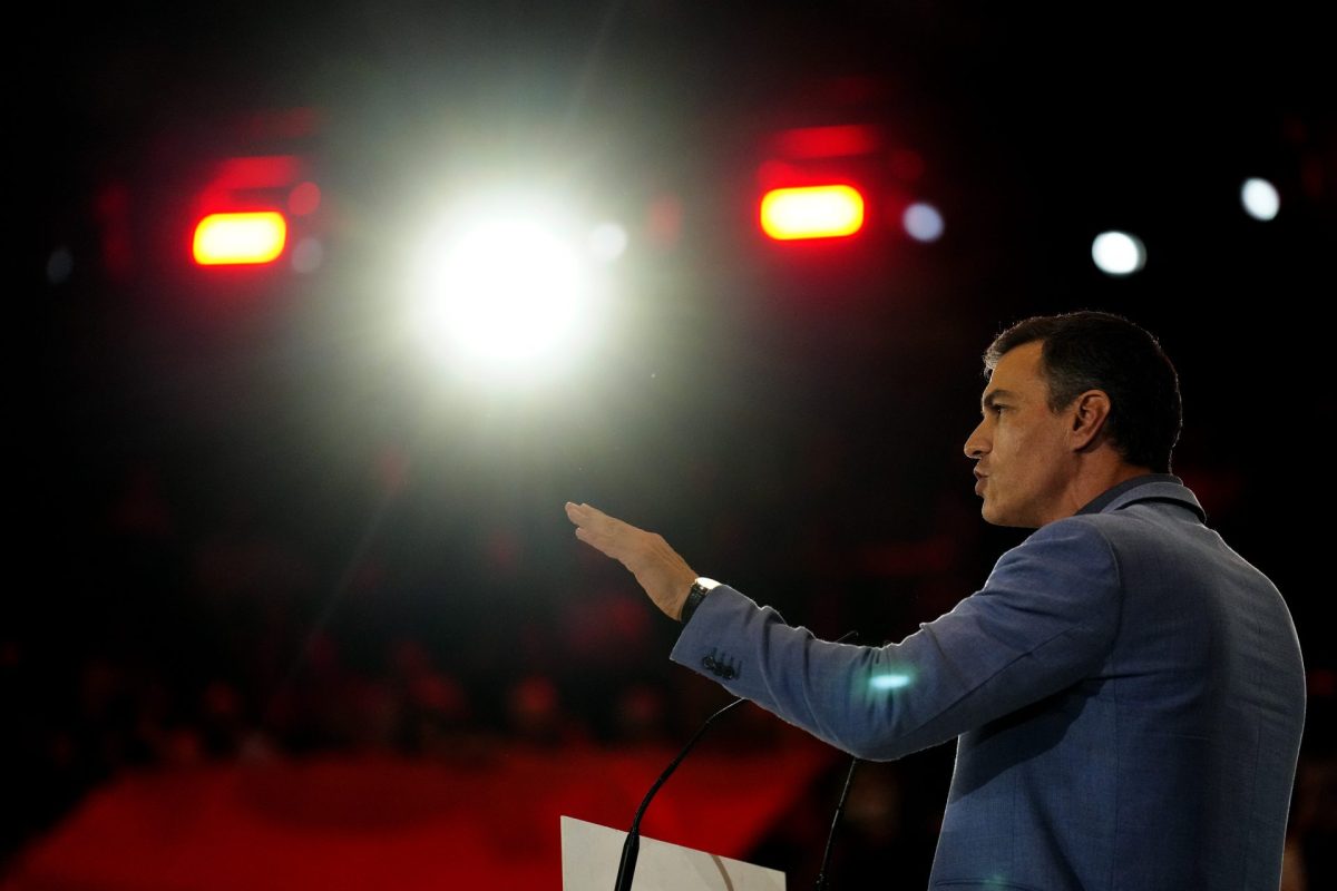 El presidente del Gobierno, Pedro Sánchez, durante el acto de cierre de campaña de las elecciones del 28M que los socialistas celebran este viernes en Barcelona