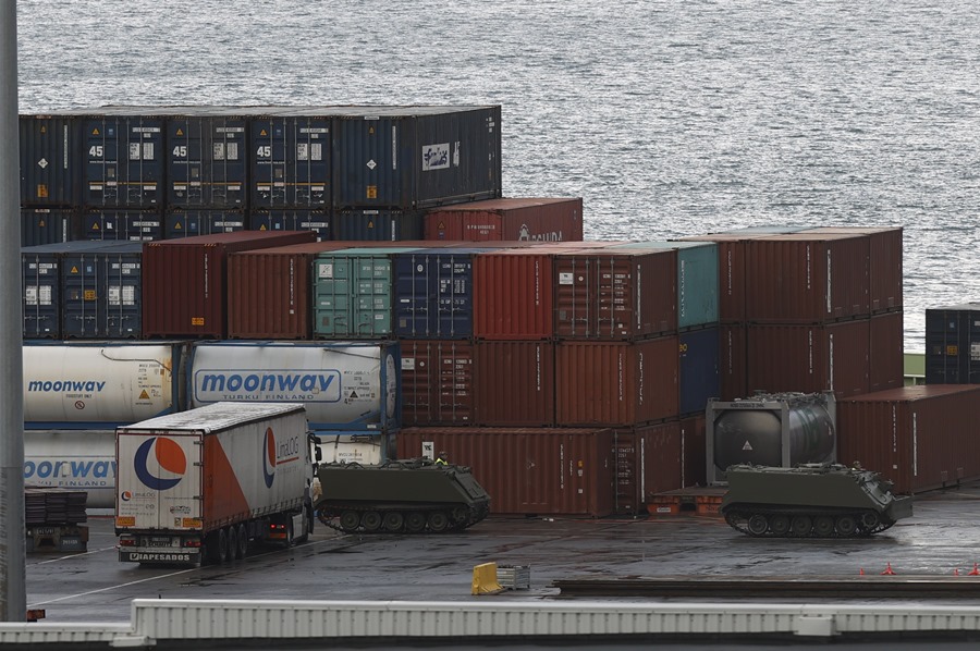 Contenedores de carga en el puerto de Bilbao, el pasado mes de febrero.