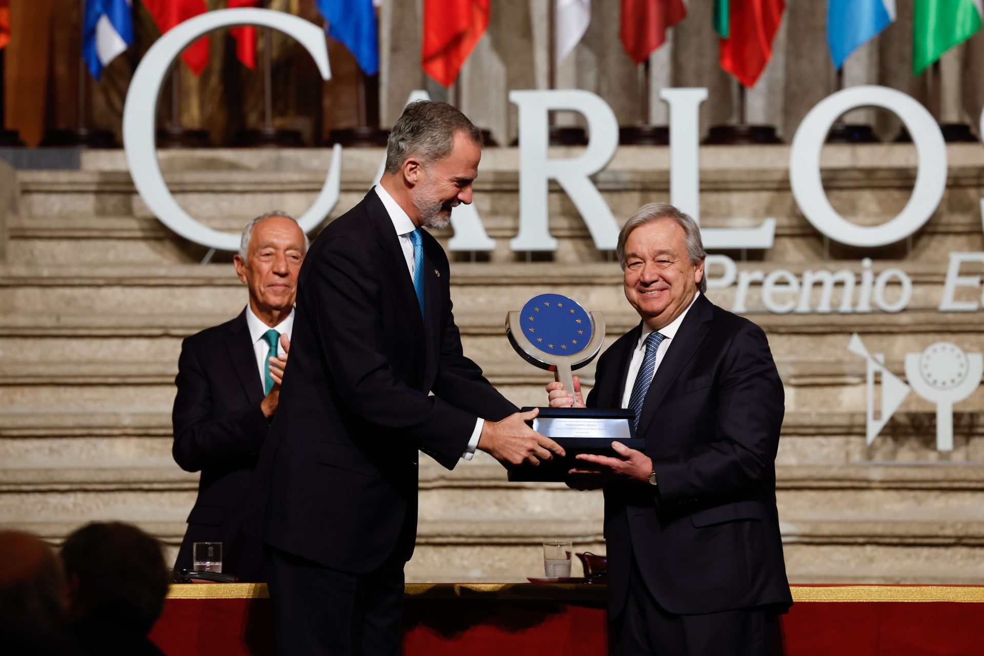 Guterres, tras recibir el Premio Carlos V: “En lugar de balas necesitamos arsenales diplomáticos”