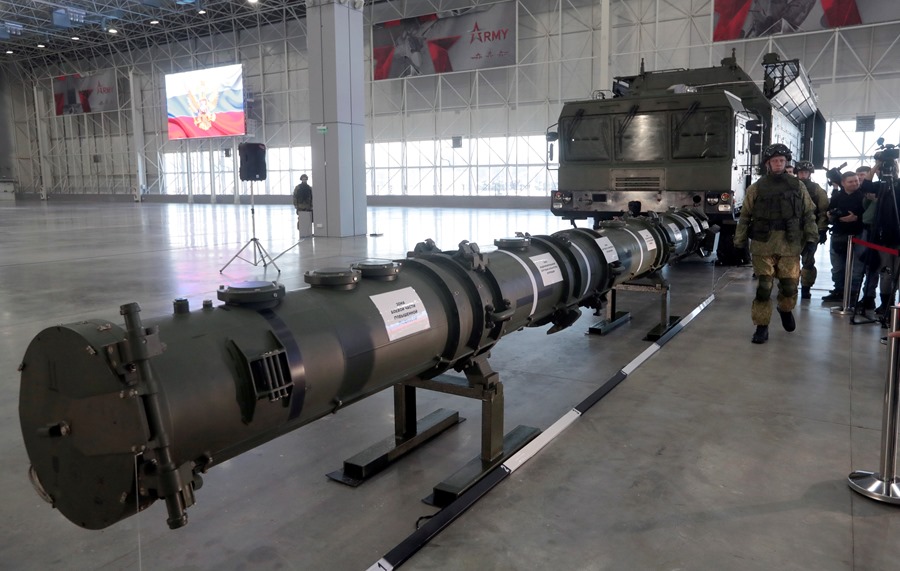 Imagen del sistema de misiles táctico-operativo Iskander-M, en una exhibición en un hangar del parque "Patriot", en las afueras de Moscú