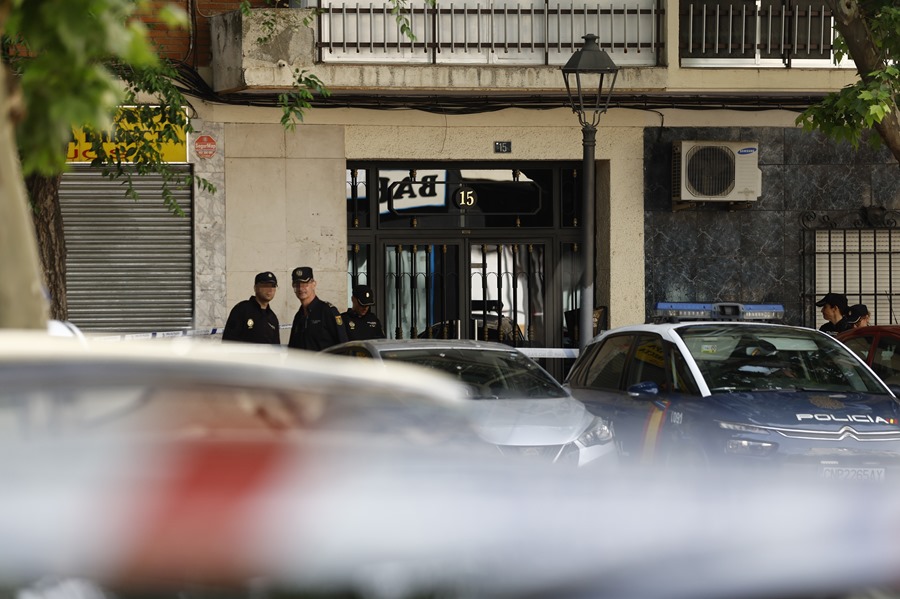 Una mujer de 40 años que sido hospitalizada en estado crítico tras ser apuñalada en el cuello presuntamente por su pareja, en Móstoles (Madrid). 