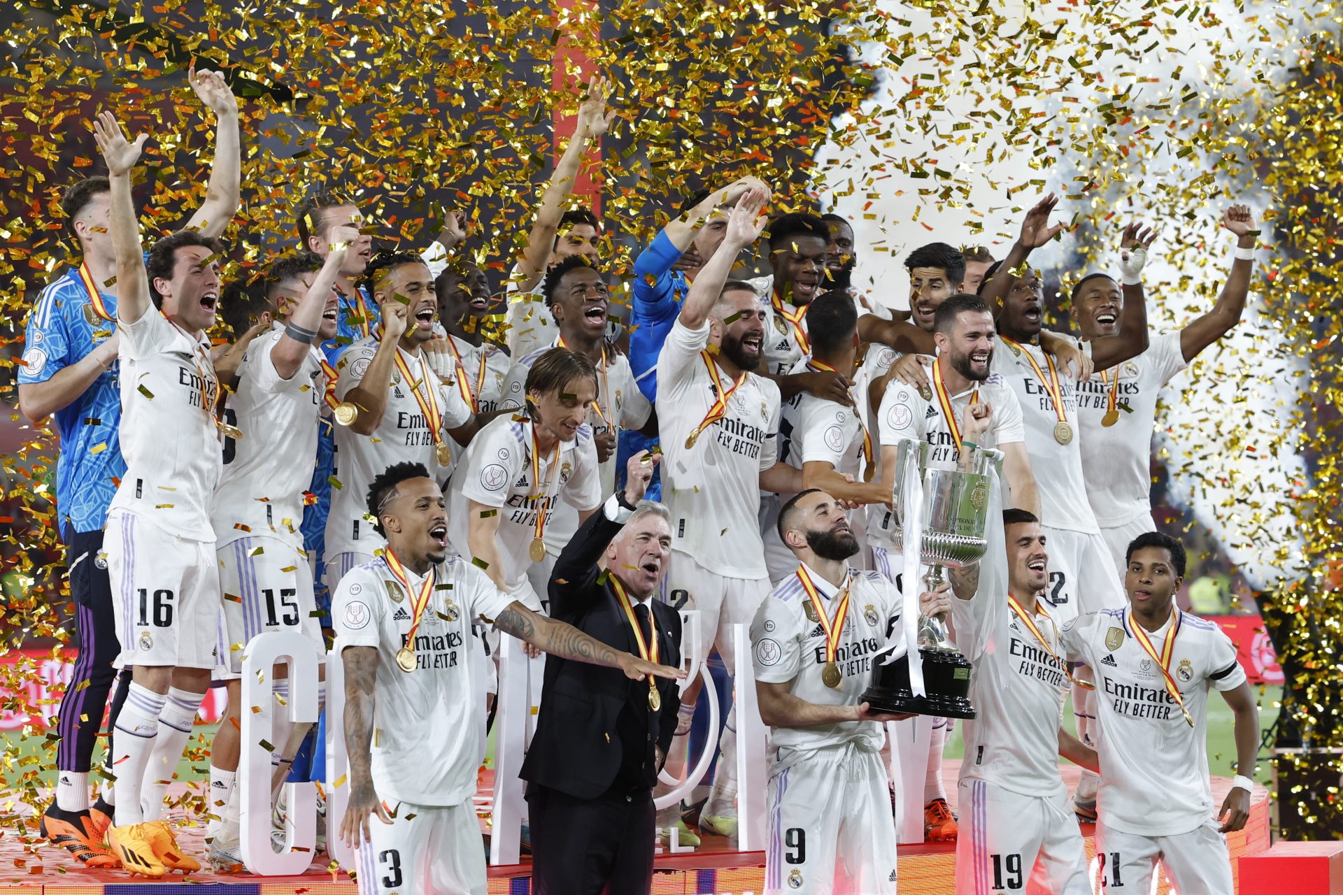 2-1. El Real Madrid se lleva su vigésima Copa nueve años después