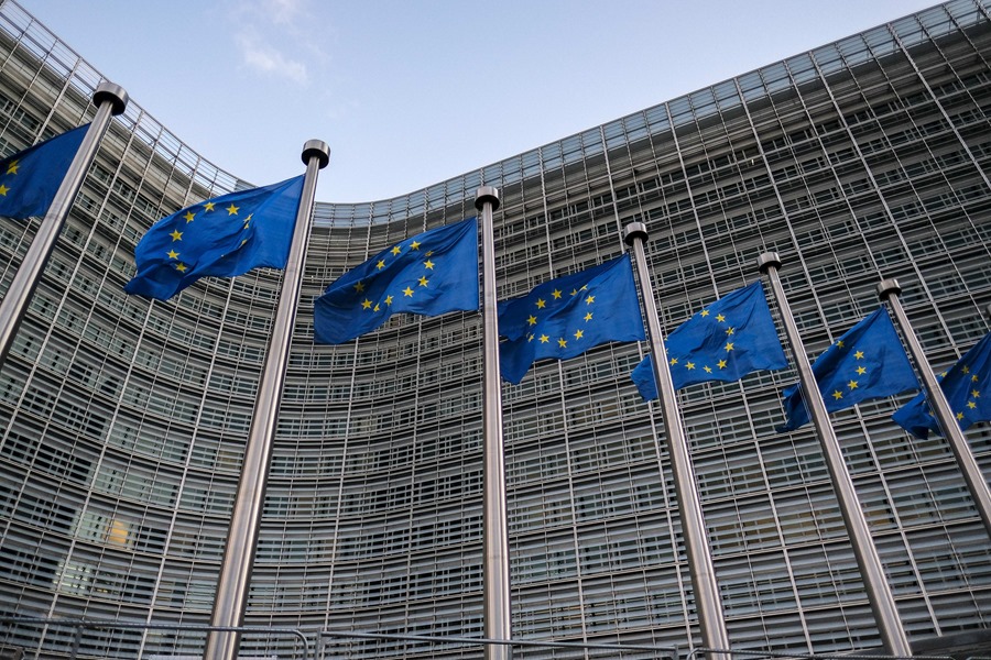 Bruselas mejora la previsión de crecimiento de la eurozona al 1,1 % en 2023