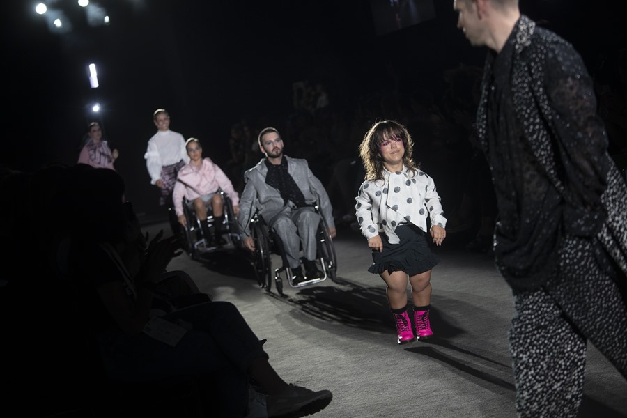 La firma Free Form Style para personas con discapacidad ha mostrado este viernes sus propuestas en una 080 Barcelona Fashion
