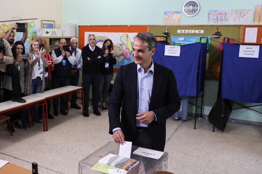 El conservador Mitsotakis, ganador de las elecciones griegas según los sondeos a pie de urna