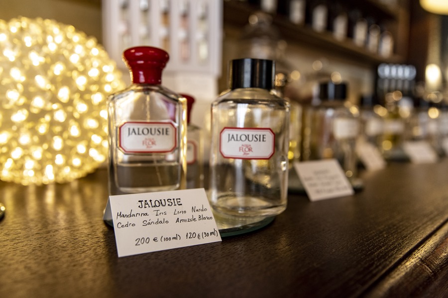 Precio de los perfumes en un establecimiento de Toledo. Los olores corporales influyen en la compra