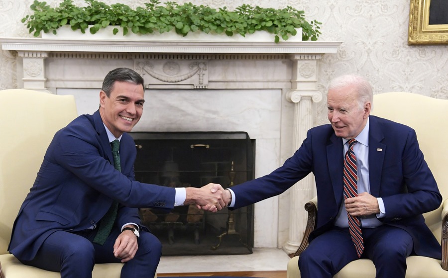 El presidente de Estados Unidos, Joe Biden, y el jefe del Gobierno español, Pedro Sánchez, durante la reunión en Washington.