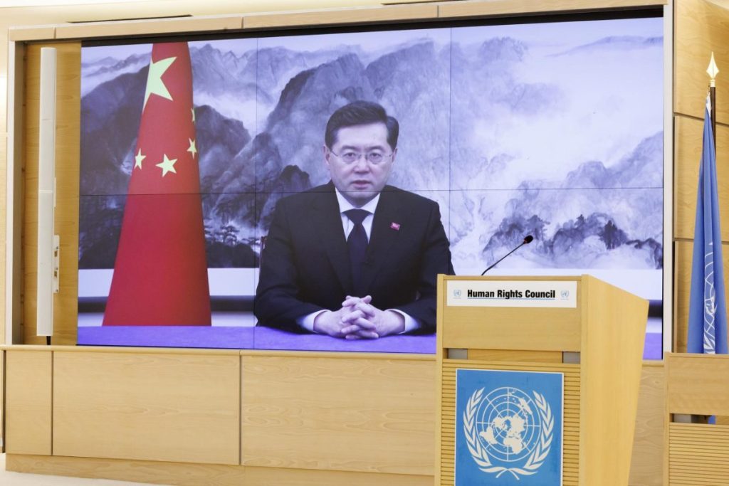 El Ministro de Relaciones Exteriores de China, Qin Gang, en una intervención por videoconferencia en la 52ª sesión del Consejo de Derechos Humanos,