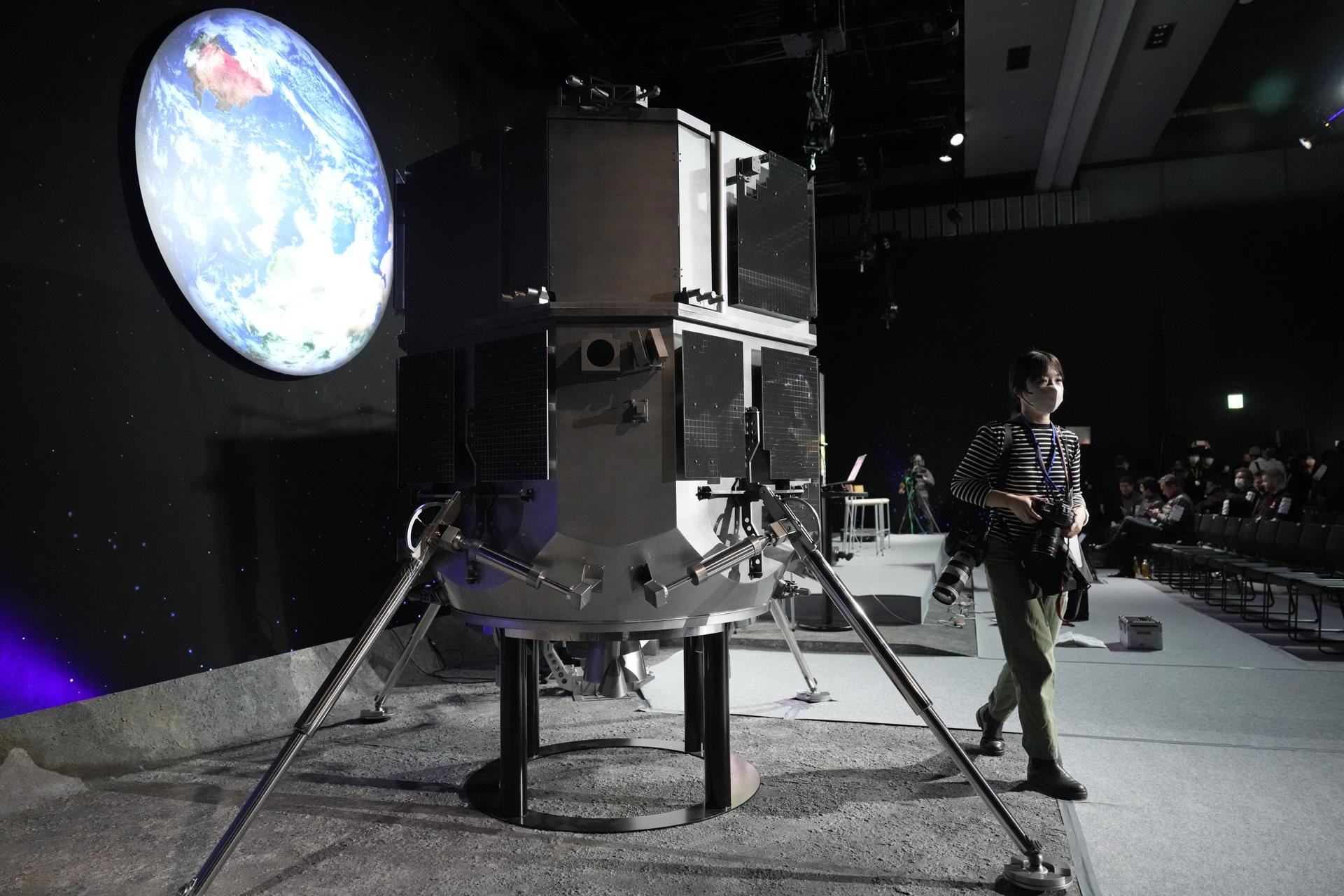 A model of the lander of Japanese lunar landing mission Hakuto-R Mission1 (Hakuto-R M1) is displayed at the National Museum of Emerging Science and Innovation in Tokyo, Japan, early 26 April 2023. EFE-EPA FILE/FRANCK ROBICHON
