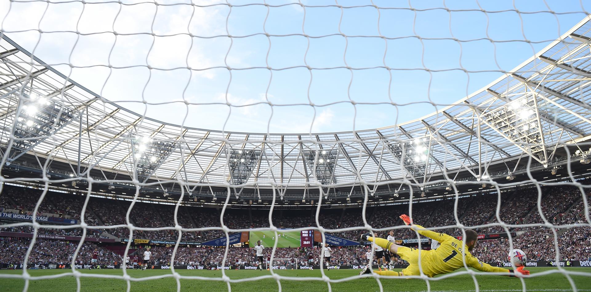 Action during the West Ham-Manchester Untied match in London on May 7, 2023. EFE/EPA/DANIEL HAMBURY
