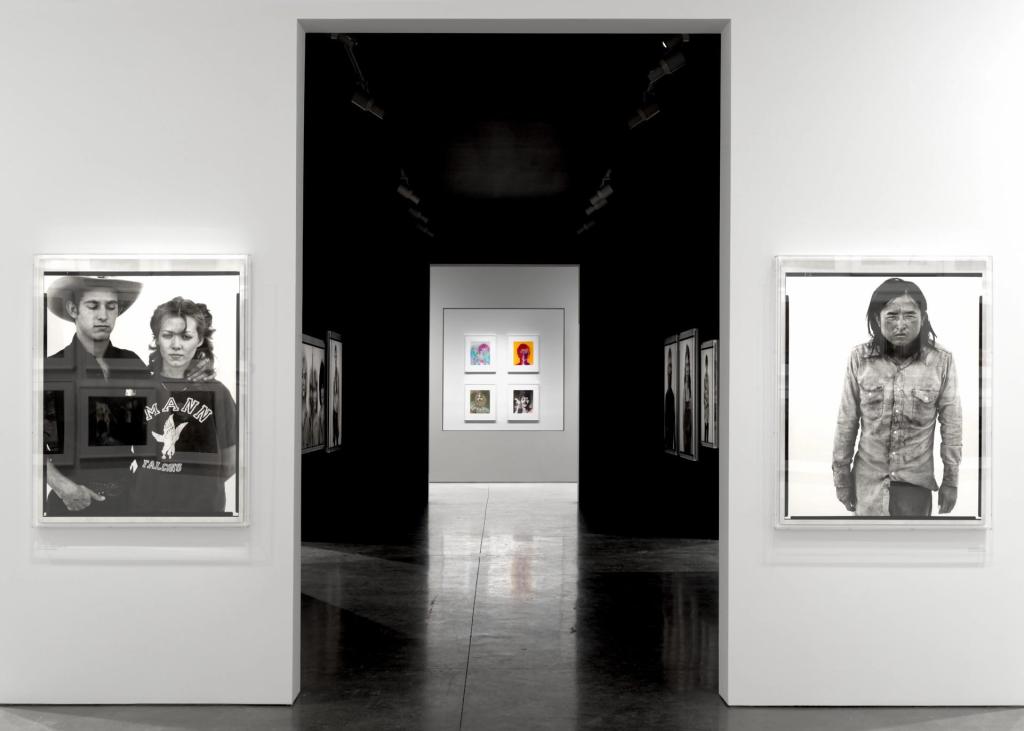 Fotografía cedida por la Galería Gagosian donde se muestran unas obras del fotógrafo Richard Avedon, durante la exposición "Avedon 100", el 9 de mayo de 2023, en la sede de la galería en Nueva York (EE.UU.). EFE/Amanda Pina/Gagosian Gallery
