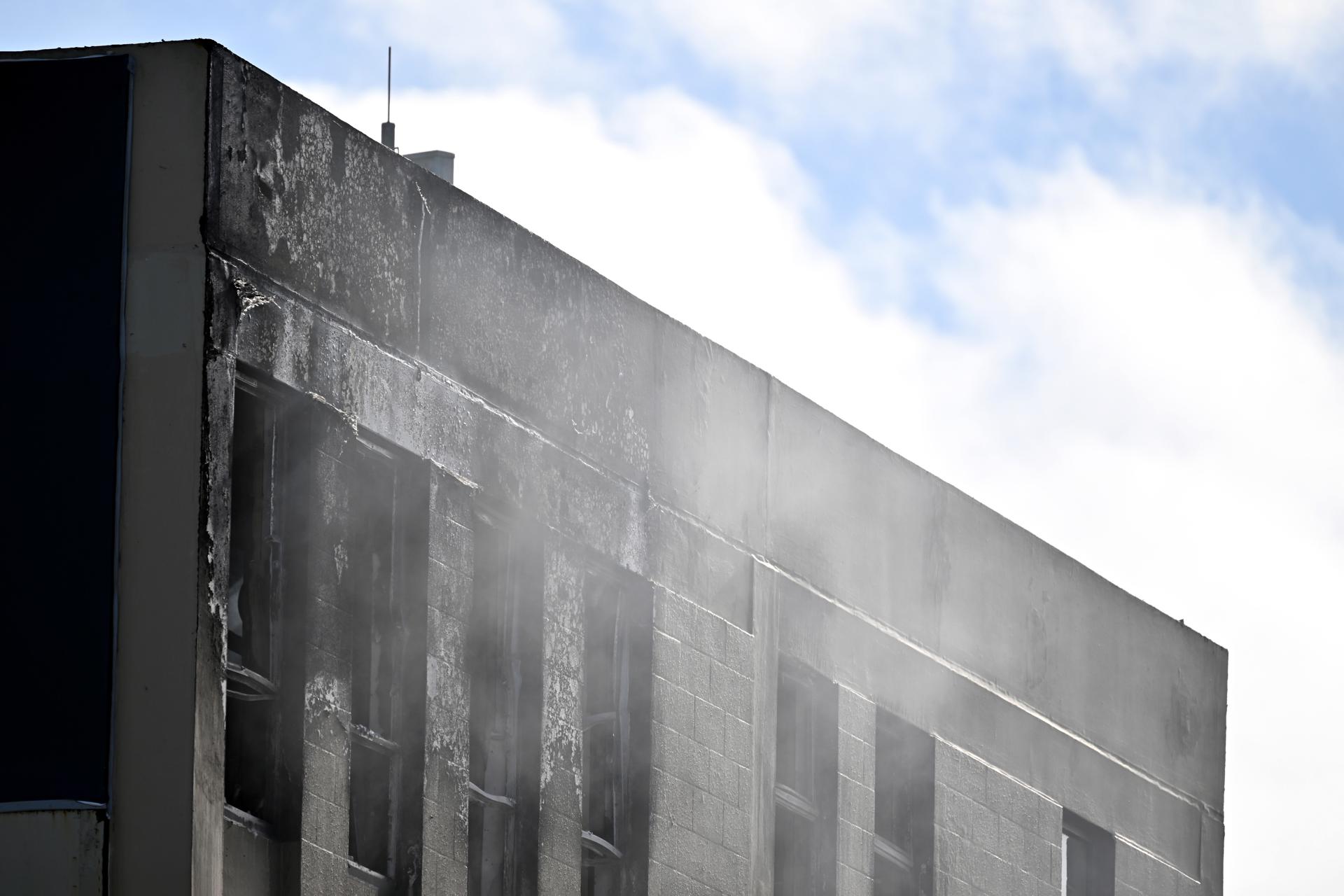 A hostel building shows signs of damage after a fire, in Wellington, New Zealand, 16 May 2023. EFE/EPA/BEN MCKAY AUSTRALIA AND NEW ZEALAND OUT
