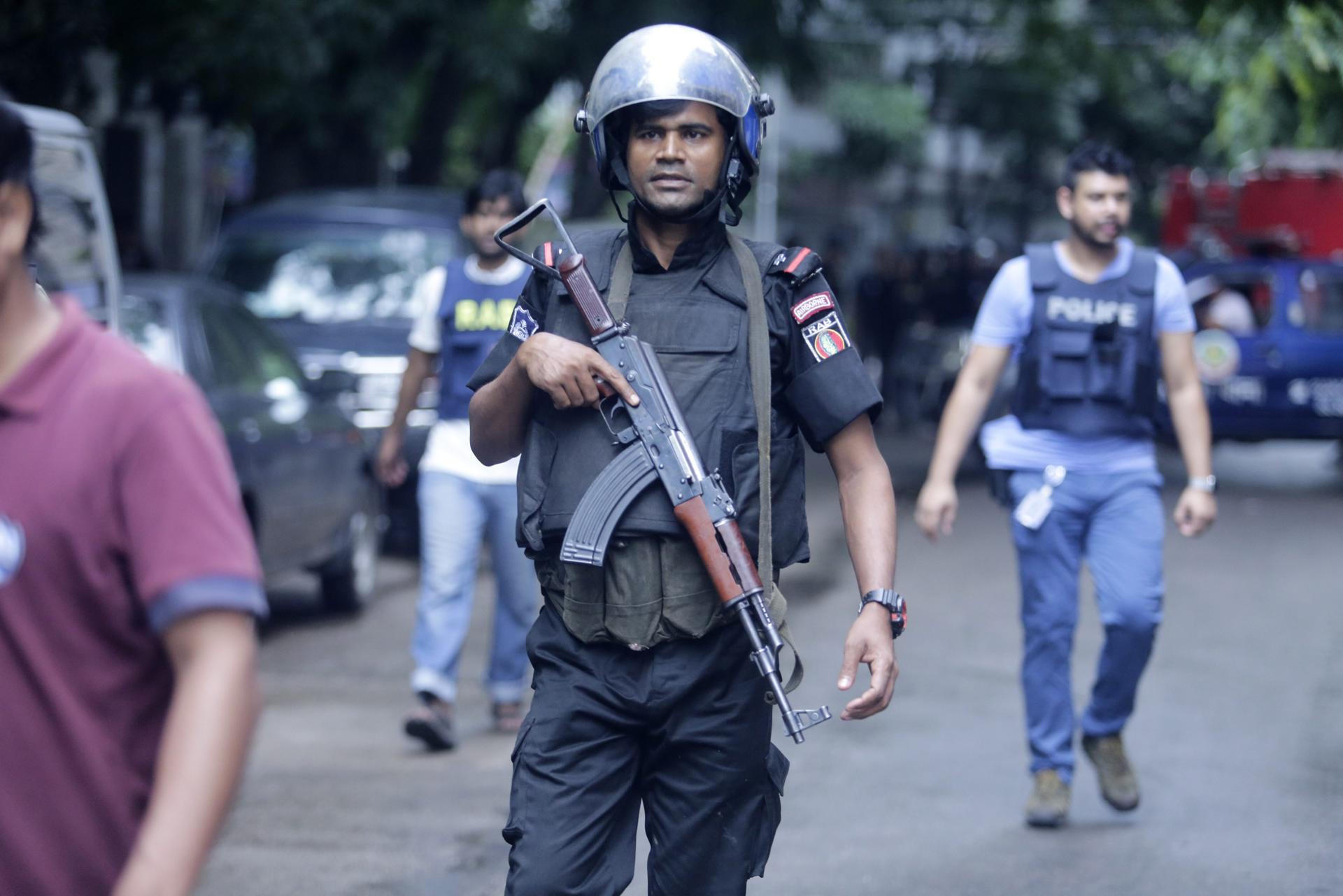 A file picture depicting Rapid Action Battalion (RAB) members patrolling the streets in Dhaka, Bangladesh. EFE/EPA/FILE/STRINGER