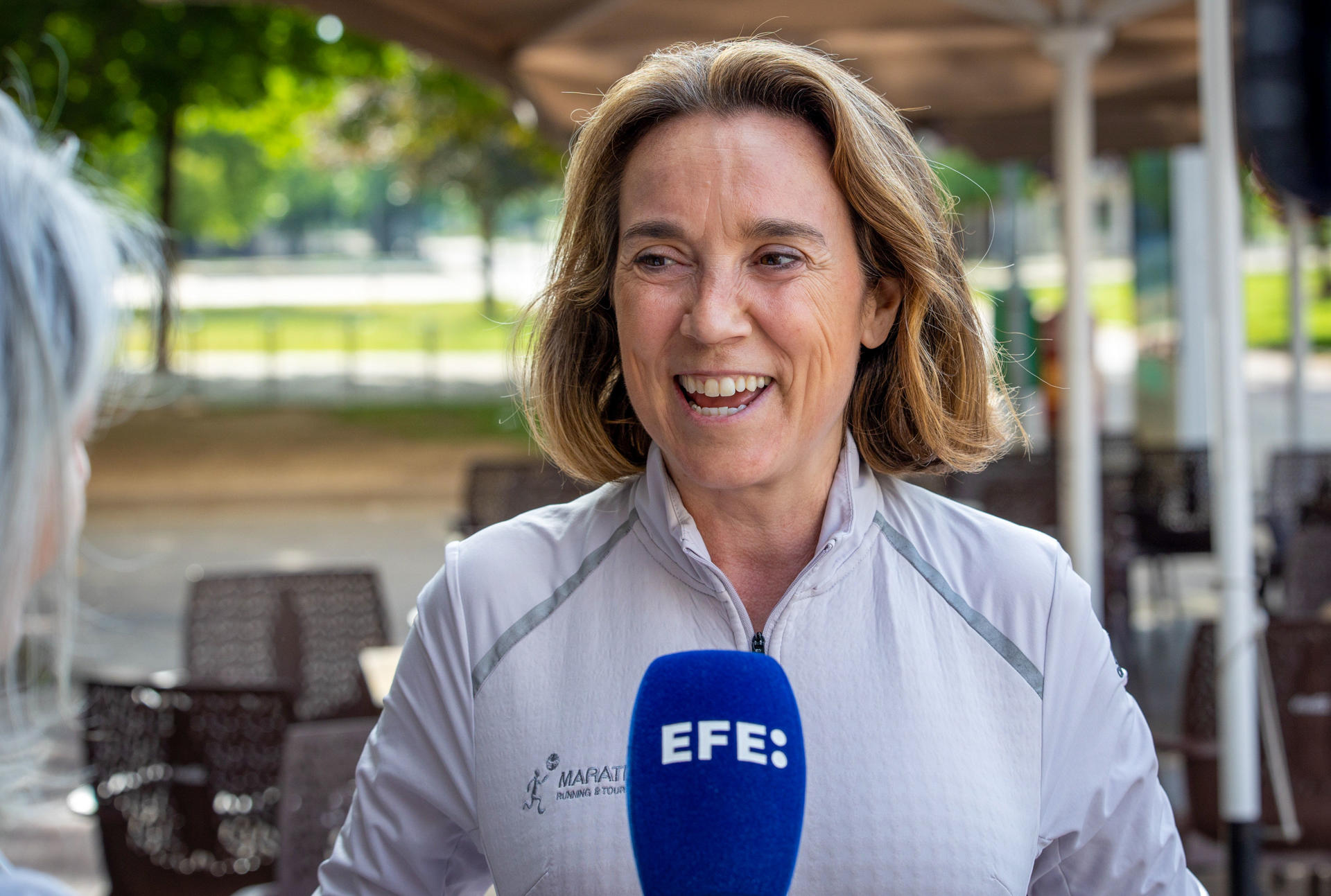 La secretaria general del PP, Cuca Gamarra, atiende a EFE este sábado en Logroño, donde ha explicado que para ella la jornada de reflexión es un momento para "desconectar". EFE/ Raquel Manzanares
