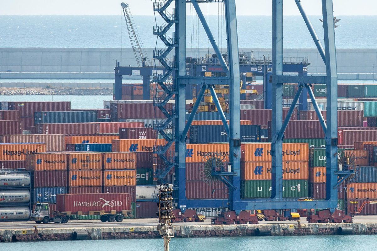La caída de la demanda y los fletes evitarán la congestión en los puertos este verano