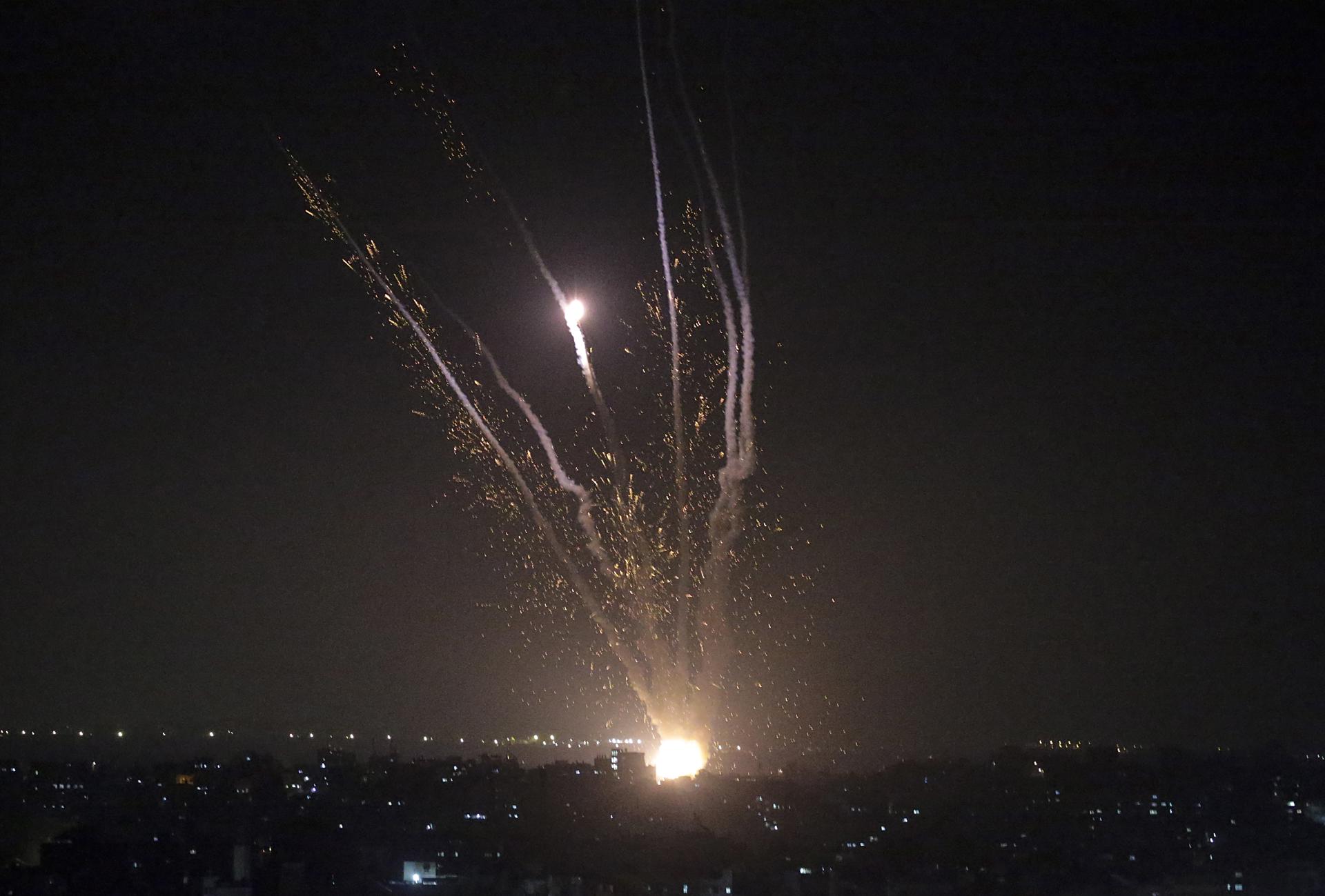 Rockets are fired by fighters of the Al-Quds Brigades, the armed wing of the Palestinian Islamic Jihad in the east of Gaza City, 10 May 2023. EFE-EPA/MOHAMMED SABER