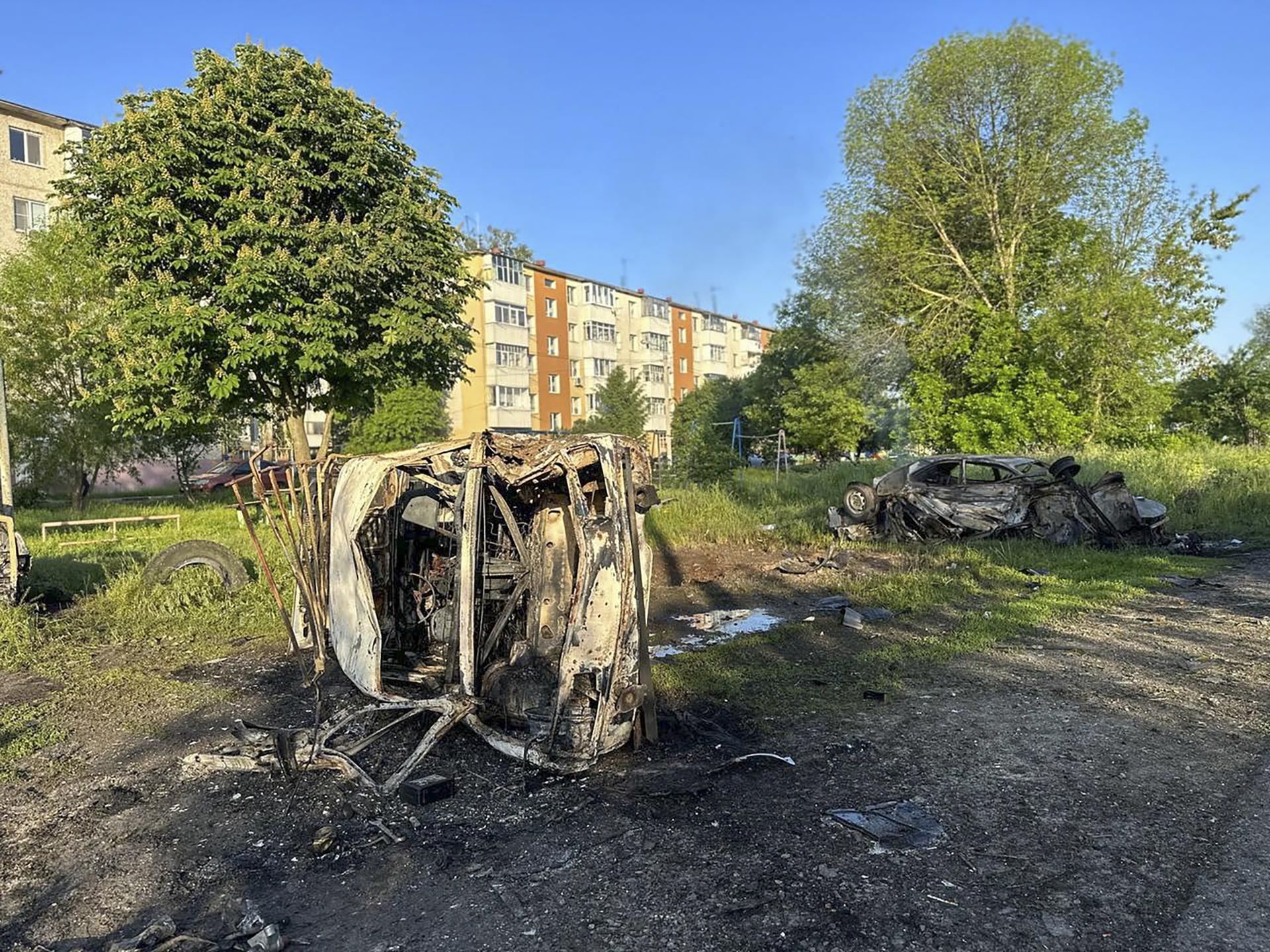 A handout photo made available by the Governor of Russia's Belgorod region Vyacheslav Gladkov on his Telegram channel shows the aftermath of Ukrainian shelling in the border town of Shebekino, Belgorod region, Russia, 31 May 2023. EFE/EPA/GOVERNOR OF BELGOROD REGION/HANDOUT HANDOUT HANDOUT EDITORIAL USE ONLY/NO SALES HANDOUT EDITORIAL USE ONLY/NO SALES