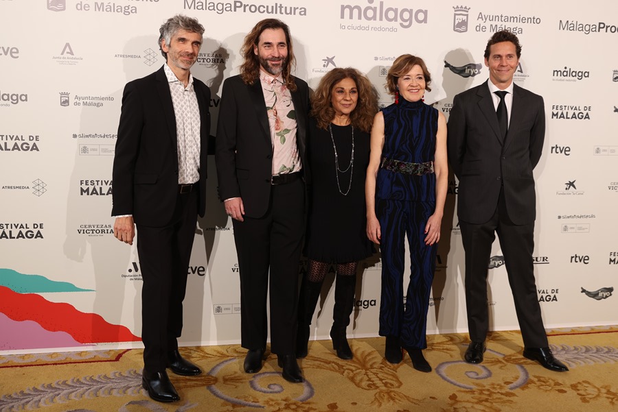 El equipo de la serie "Los invisibles", en su presentación en el Festival de Cine de Málaga. 