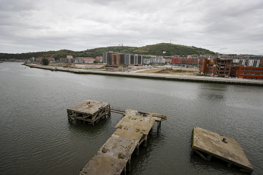Bilbao se expande ahora urbanísticamente en Zorrozaurre,-en la imagen- una isla fluvial de más de 840.000 metros cuadrados. 