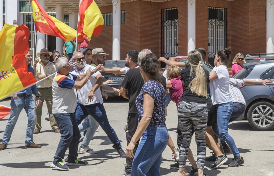 Un herido leve en un enfrentamiento durante un acto electoral de Vox en Marinaleda